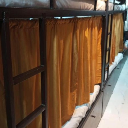 Golden View Dormitory Hotel Mumbai Exterior photo