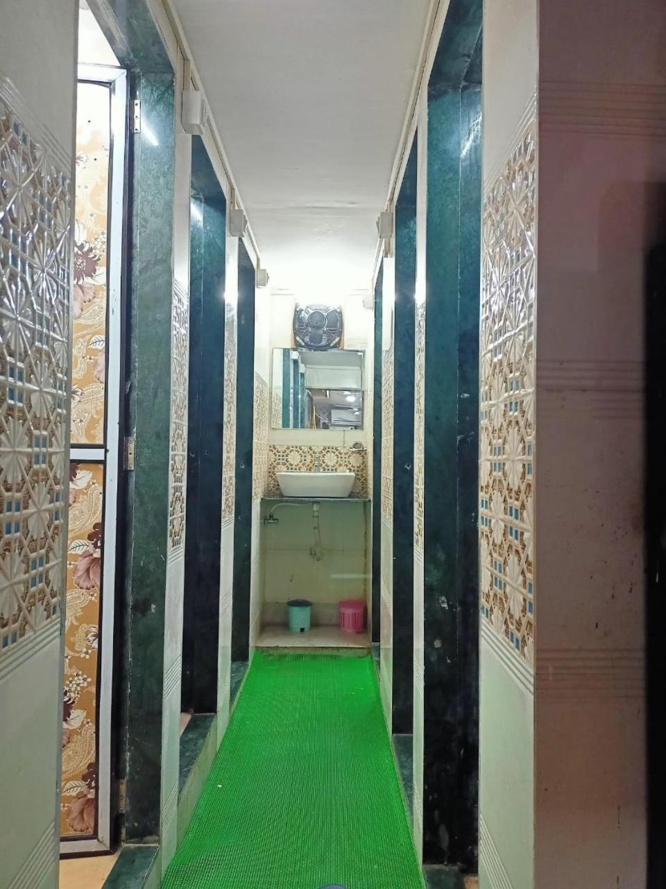 Golden View Dormitory Hotel Mumbai Exterior photo